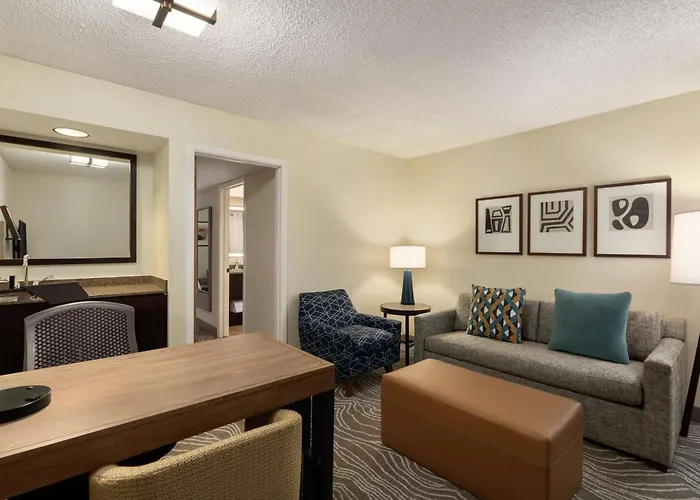 Hotel Embassy By Hilton Phoenix Tempe
