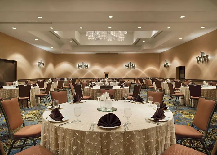 Embassy By Hilton Phoenix Tempe