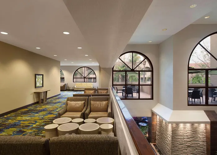 Hotel Embassy By Hilton Phoenix