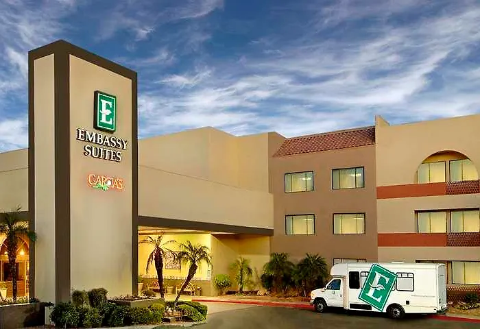 Embassy By Hilton Phoenix Hotel 4*
