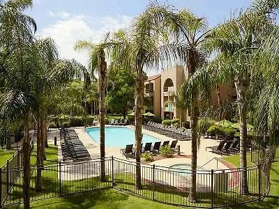 Hotel Embassy By Hilton Phoenix Tempe
